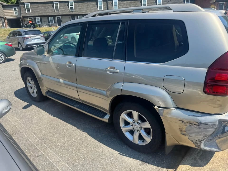 2003 Lexus GX 1st Gen - Image 2 of 11