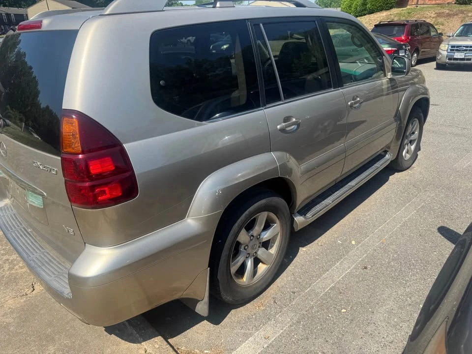 2003 Lexus GX 1st Gen - Image 4 of 11
