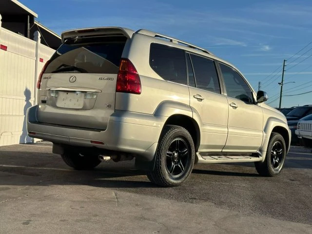 2003 Lexus GX 1st Gen - Image 4 of 12
