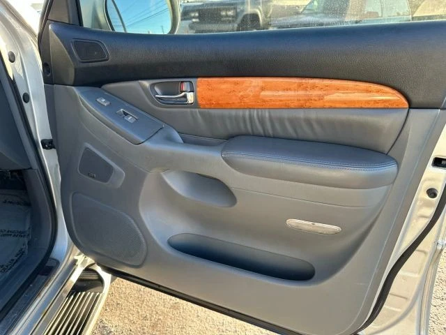 2003 Lexus GX 1st Gen - Image 17 of 21