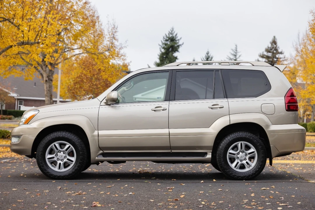2003 Lexus GX 1st Gen - Image 4 of 12