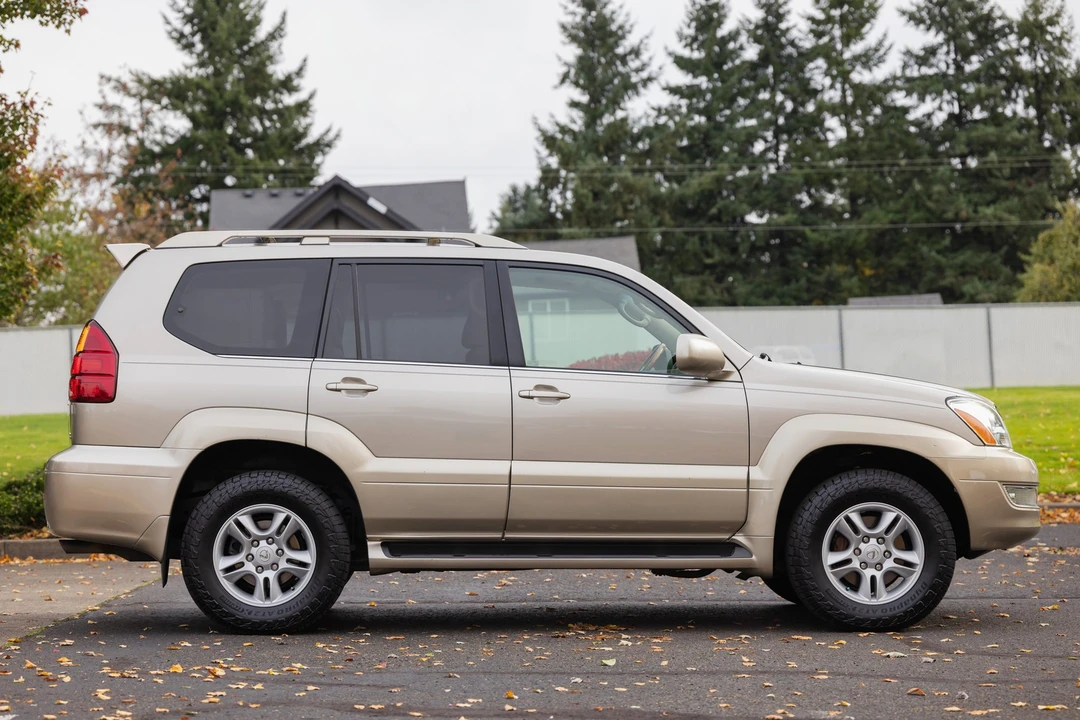 2003 Lexus GX 1st Gen - Image 10 of 12