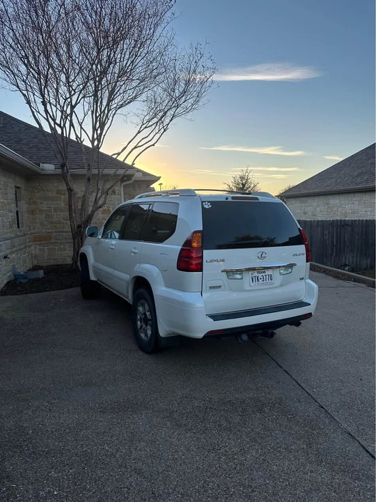 2003 Lexus GX 1st Gen - Image 2 of 4