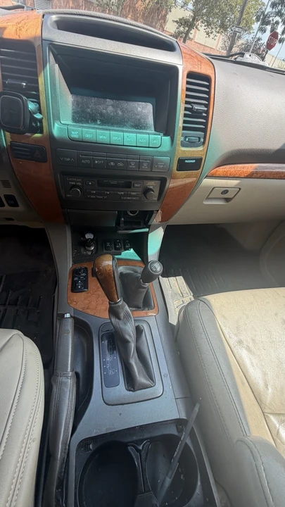 2003 Lexus GX 1st Gen - Image 11 of 18