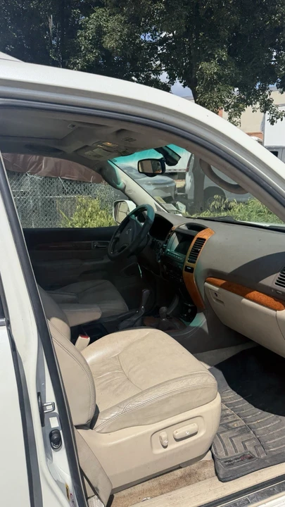2003 Lexus GX 1st Gen - Image 5 of 18