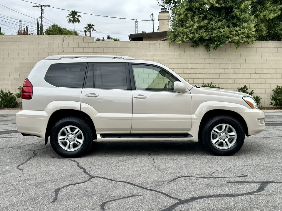 2003 Lexus GX 1st Gen - Image 18 of 31