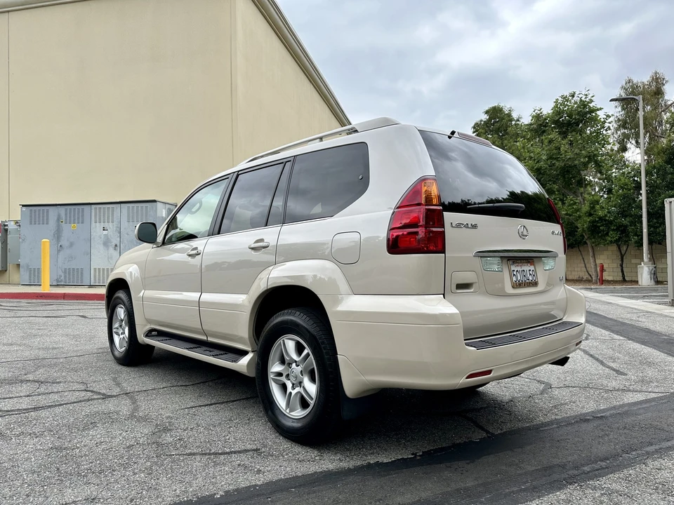 2003 Lexus GX 1st Gen - Image 10 of 31