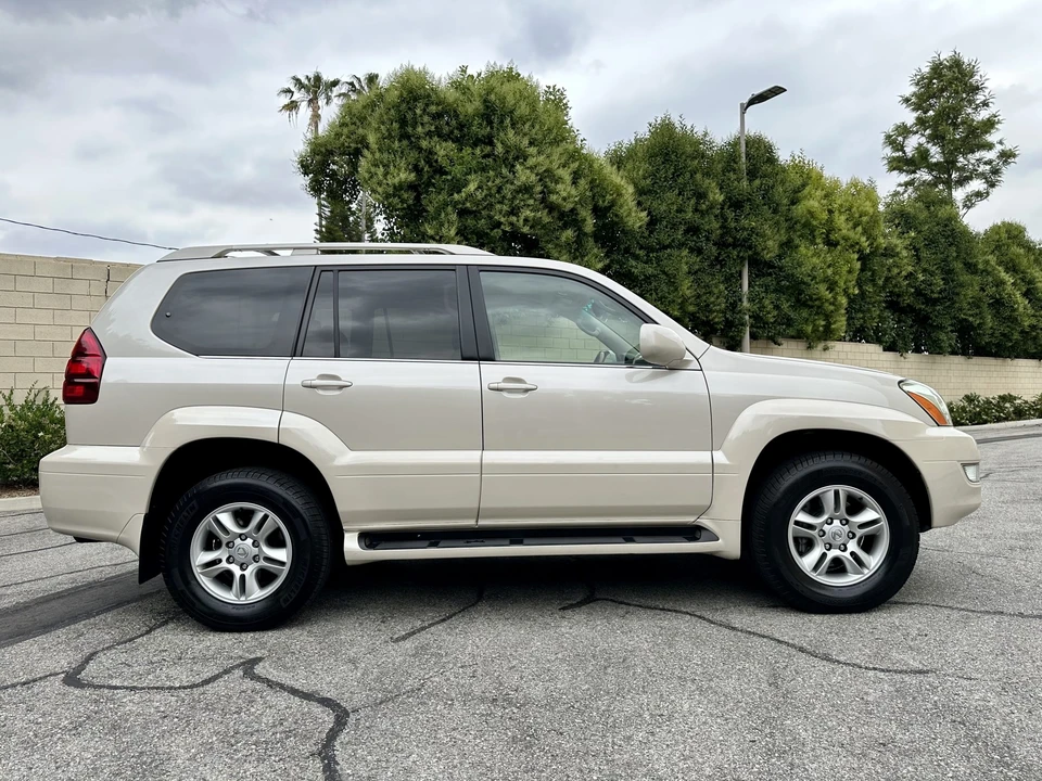 2003 Lexus GX 1st Gen - Image 19 of 31