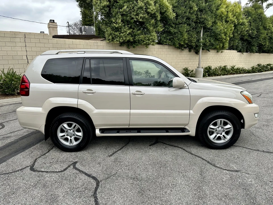 2003 Lexus GX 1st Gen - Image 17 of 31