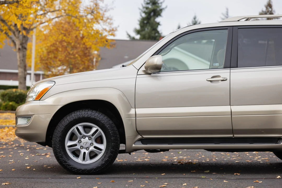 2003 Lexus GX 1st Gen - Image 21 of 31