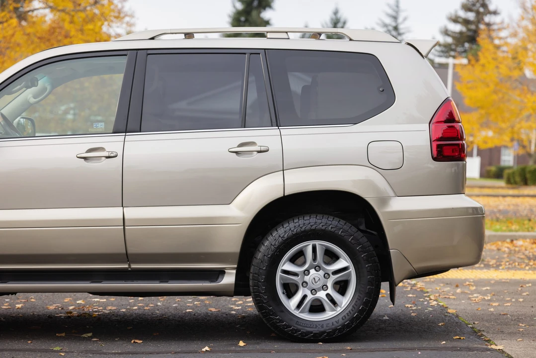 2003 Lexus GX 1st Gen - Image 22 of 31