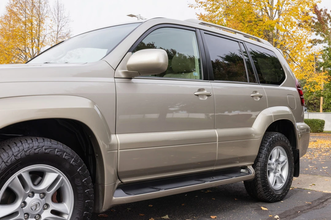 2003 Lexus GX 1st Gen - Image 20 of 31