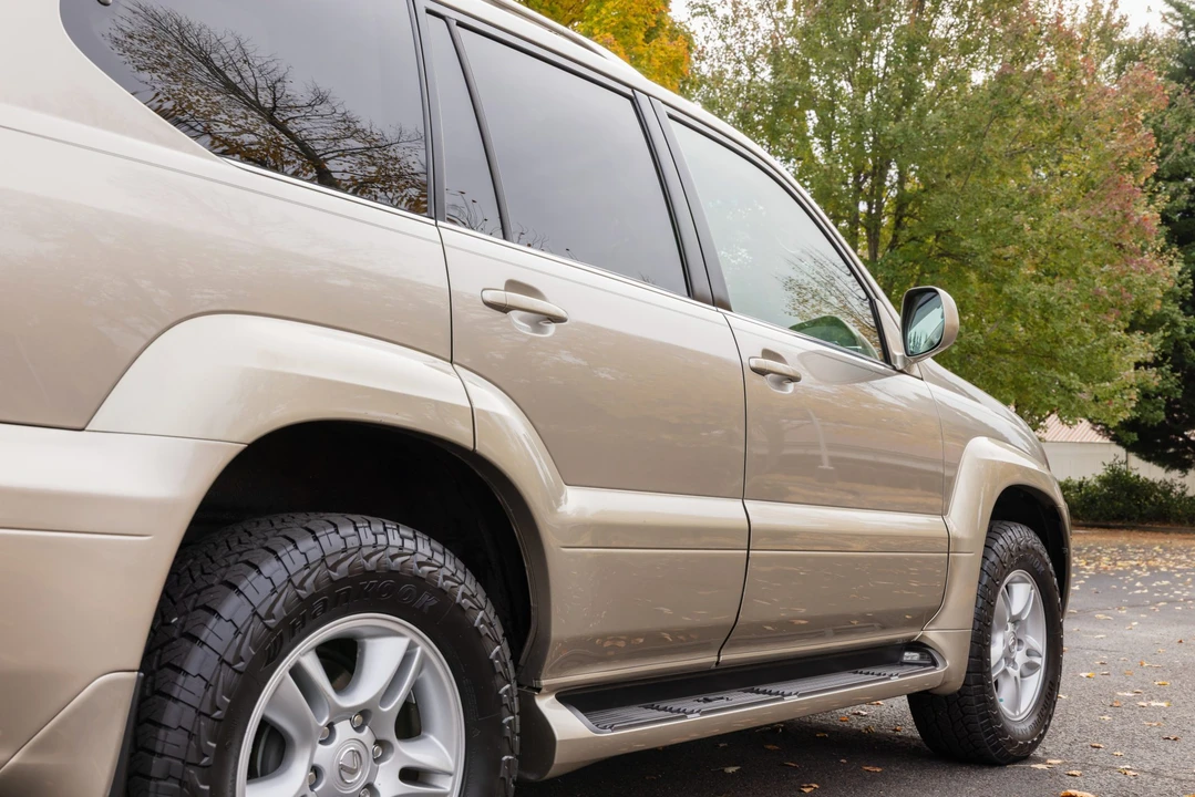 2003 Lexus GX 1st Gen - Image 26 of 31