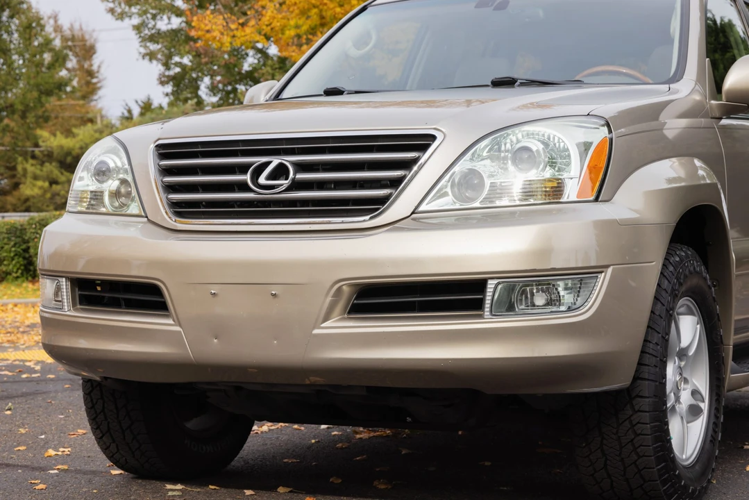2003 Lexus GX 1st Gen - Image 19 of 31