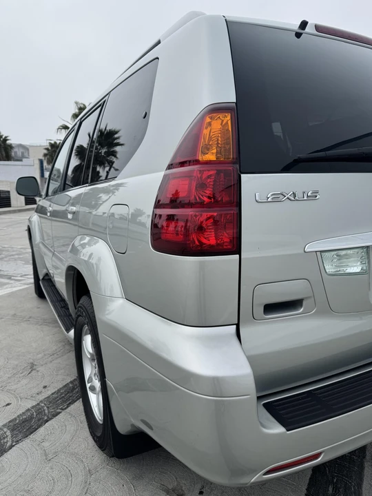 2003 Lexus GX 1st Gen - Image 20 of 31