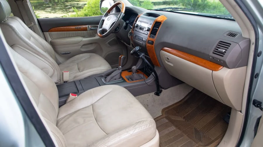 2003 Lexus GX 1st Gen - Image 5 of 13