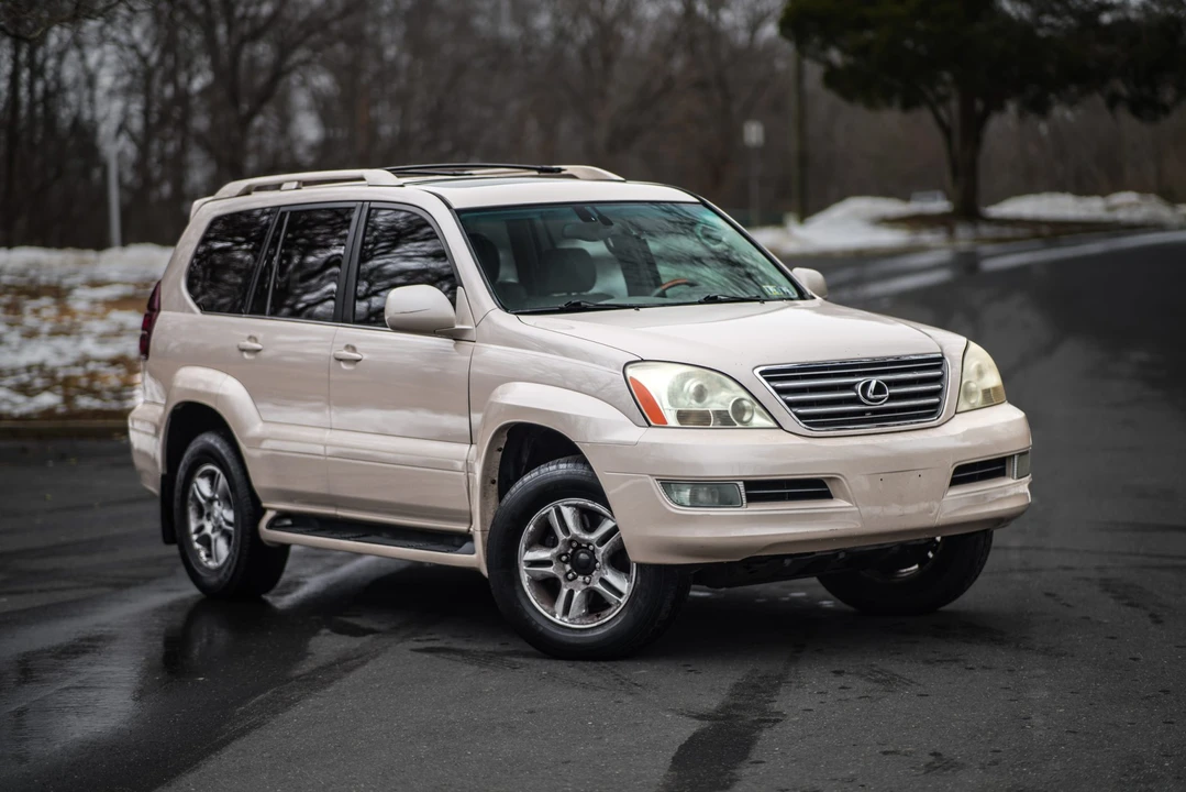 2003 Lexus GX 1st Gen - Image 16 of 31