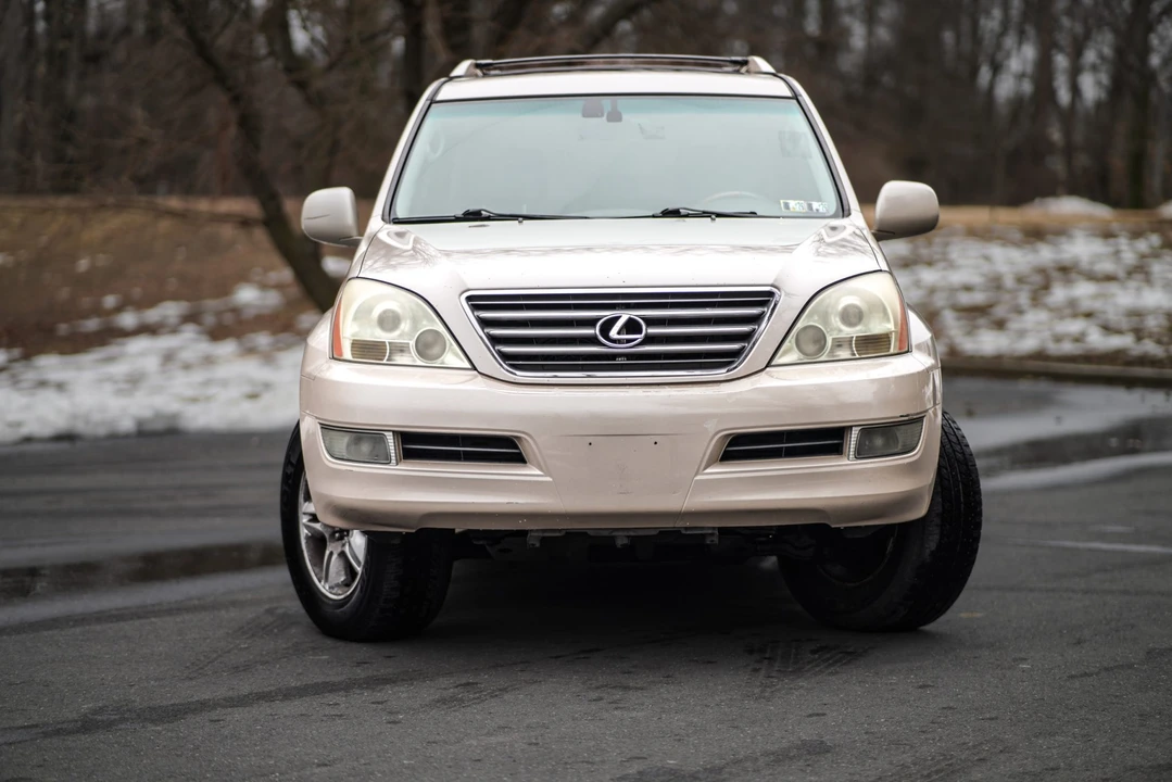2003 Lexus GX 1st Gen - Image 2 of 31