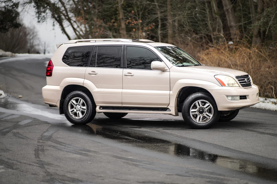 2003 Lexus GX 1st Gen - Image 24 of 31