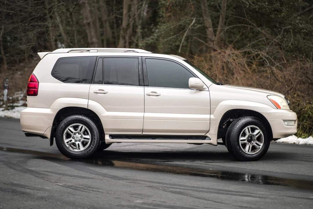 2003 Lexus GX 1st Gen - Image 25 of 31