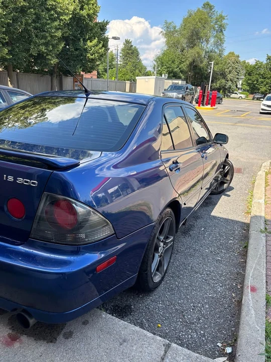 2003 Lexus IS 1st Gen - Image 4 of 7
