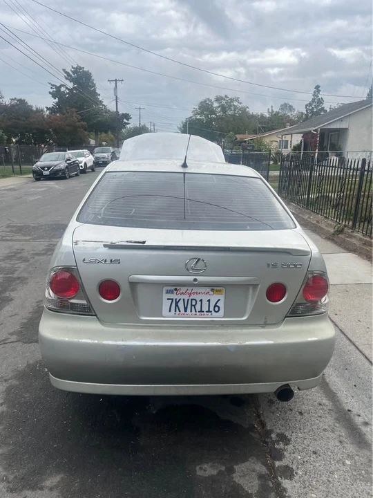 2003 Lexus IS 1st Gen - Image 2 of 6