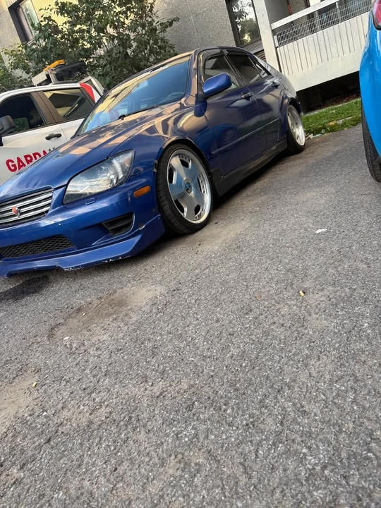 2003 Lexus IS 1st Gen - Image 9 of 13