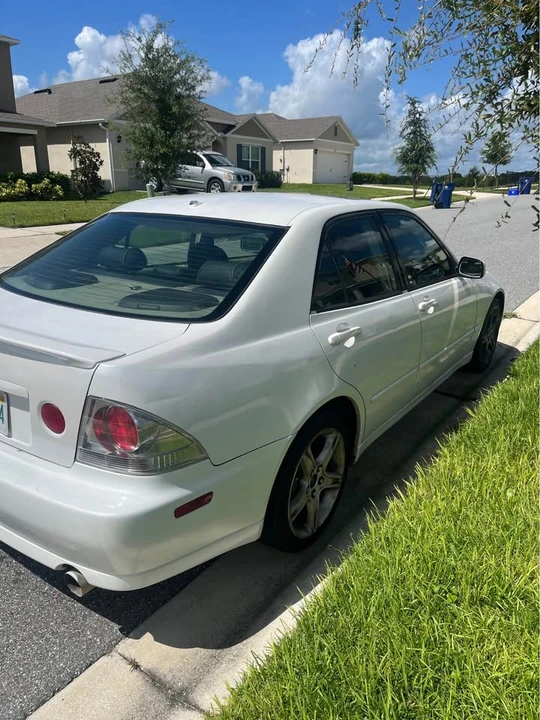 2003 Lexus IS 1st Gen - Image 2 of 5