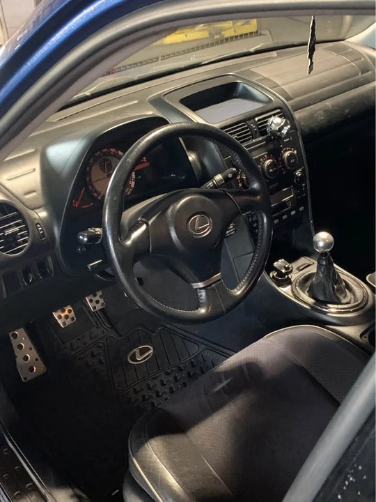 2003 Lexus IS 1st Gen - Image 4 of 15
