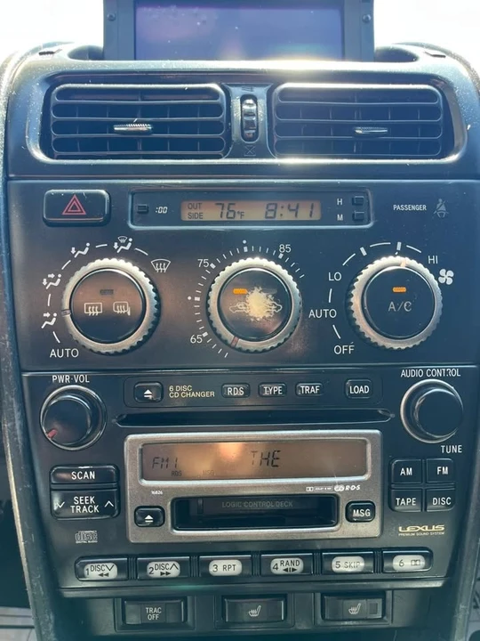2003 Lexus IS 1st Gen - Image 14 of 18