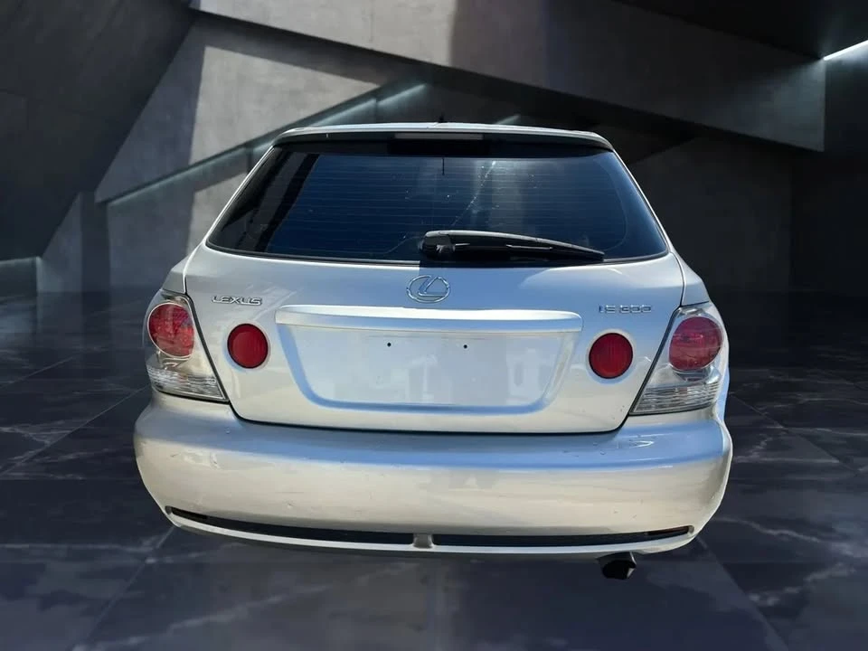 2003 Lexus IS 1st Gen - Image 5 of 18