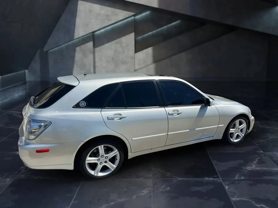 2003 Lexus IS 1st Gen - Image 2 of 18