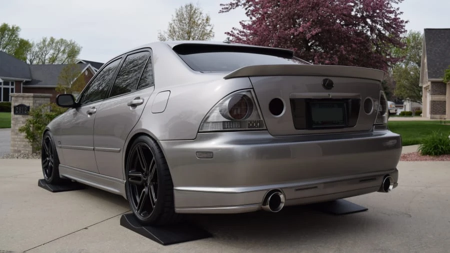 2003 Lexus IS 1st Gen - Image 2 of 31