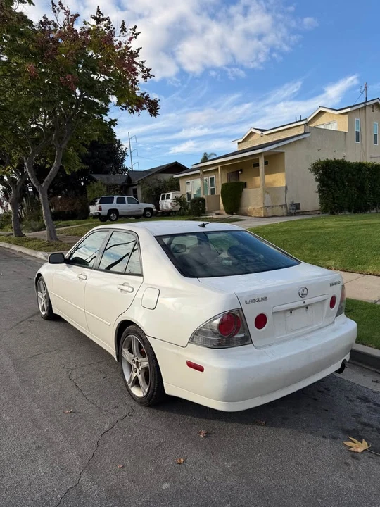 2003 Lexus IS 1st Gen - Image 4 of 8