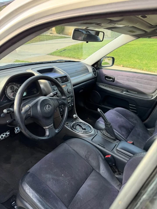 2003 Lexus IS 1st Gen - Image 5 of 8