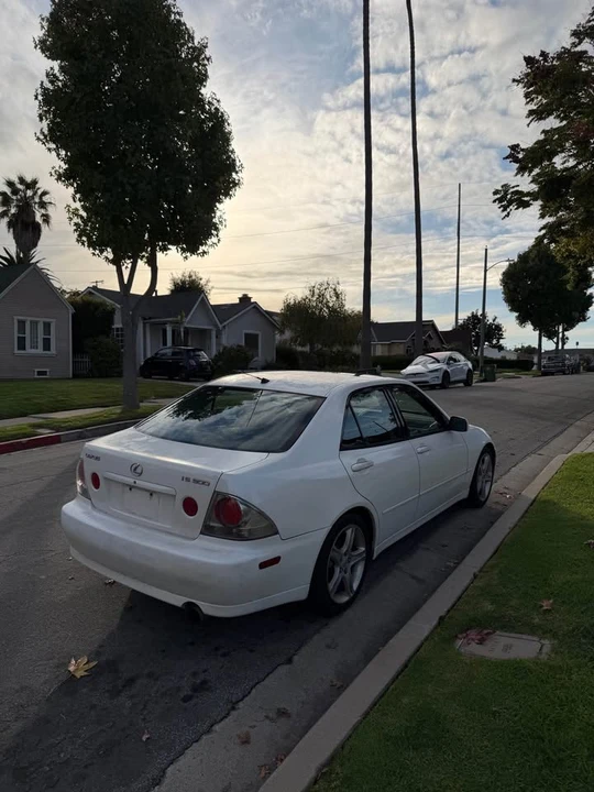 2003 Lexus IS 1st Gen - Image 3 of 8