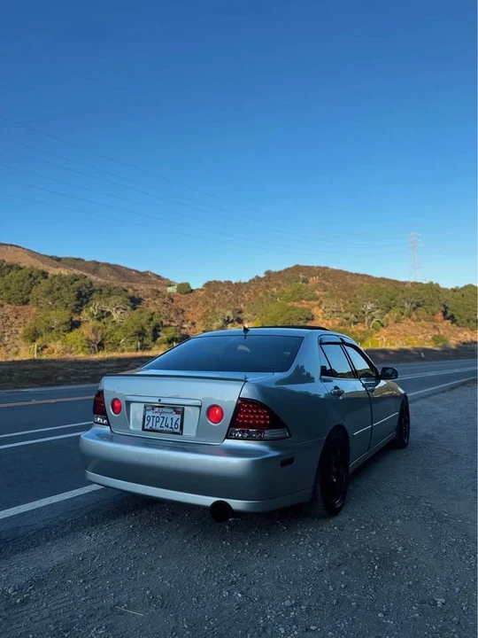 2003 Lexus IS 1st Gen - Image 4 of 7