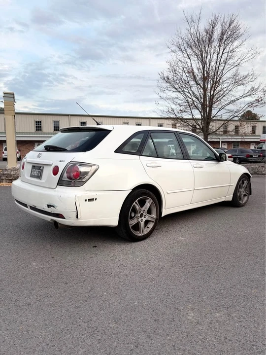 2003 Lexus IS 1st Gen - Image 2 of 7