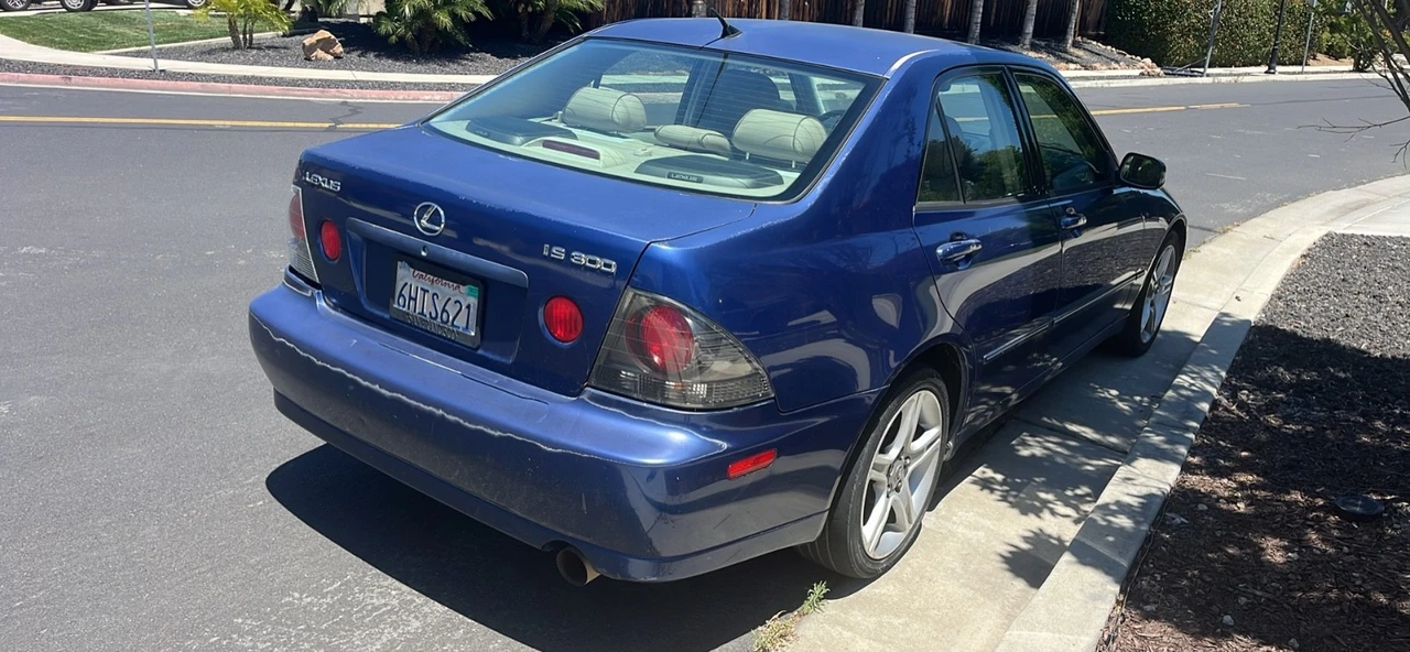 2003 Lexus IS 1st Gen - Image 2 of 7