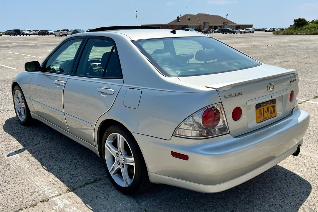 2003 Lexus IS 1st Gen - Image 4 of 31