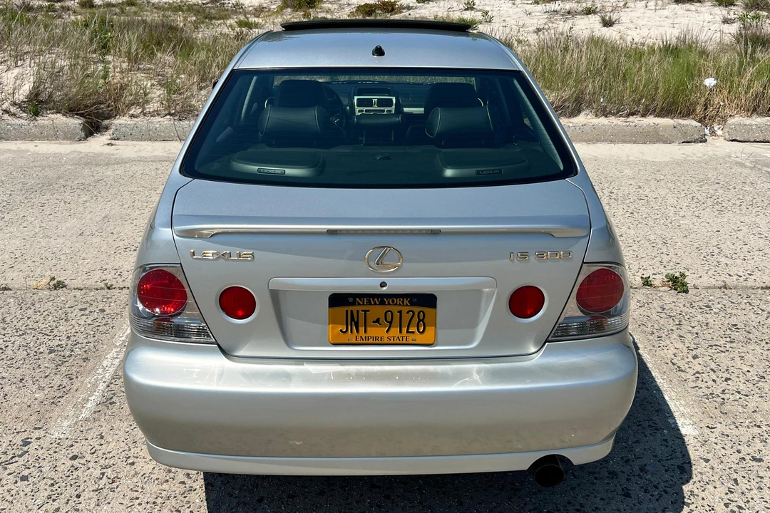 2003 Lexus IS 1st Gen - Image 5 of 31