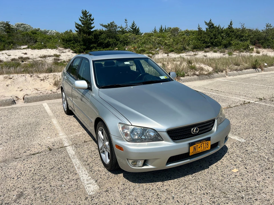 2003 Lexus IS 1st Gen - Image 23 of 31