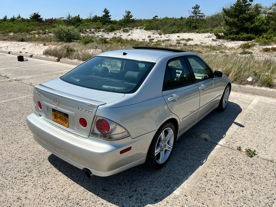 2003 Lexus IS 1st Gen - Image 20 of 31
