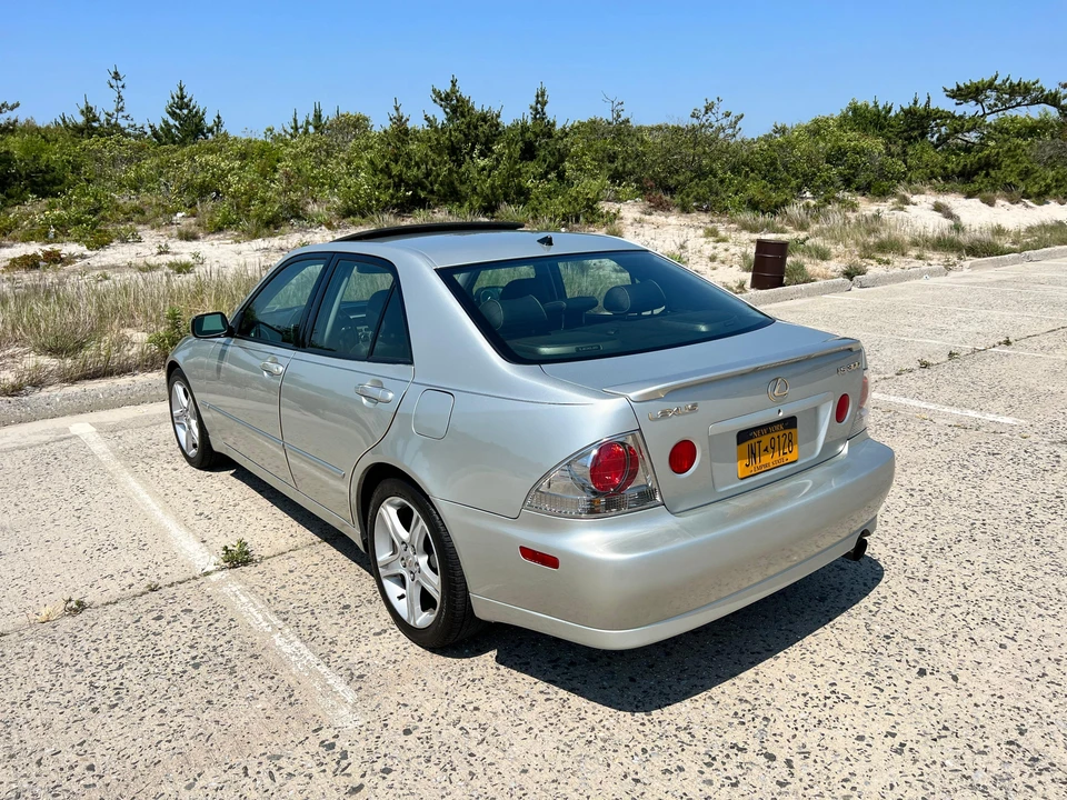 2003 Lexus IS 1st Gen - Image 9 of 31