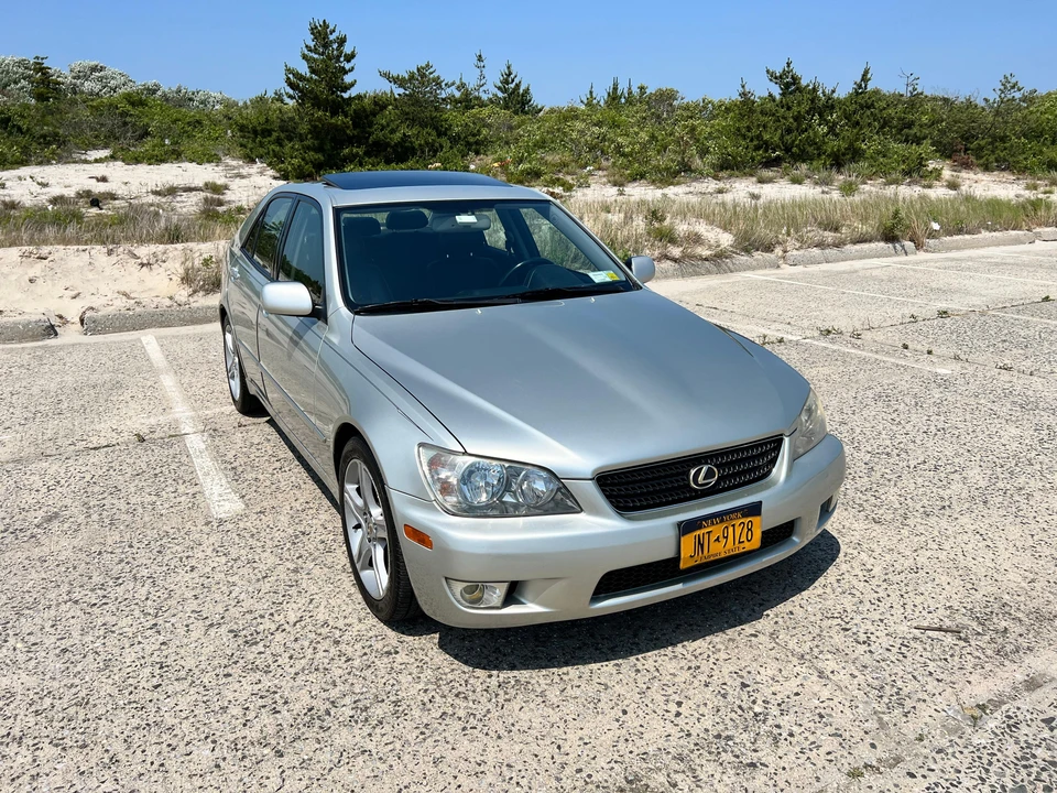 2003 Lexus IS 1st Gen - Image 24 of 31