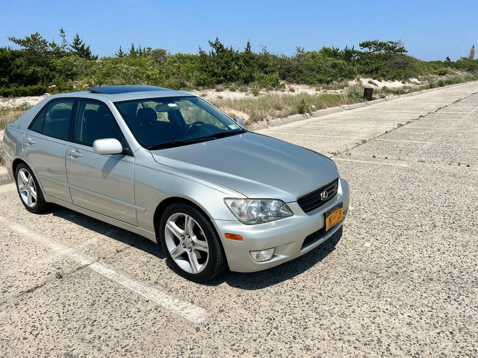 2003 Lexus IS 1st Gen - Image 22 of 31