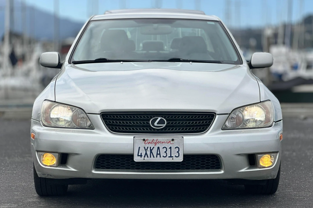2003 Lexus IS 1st Gen - Image 2 of 31