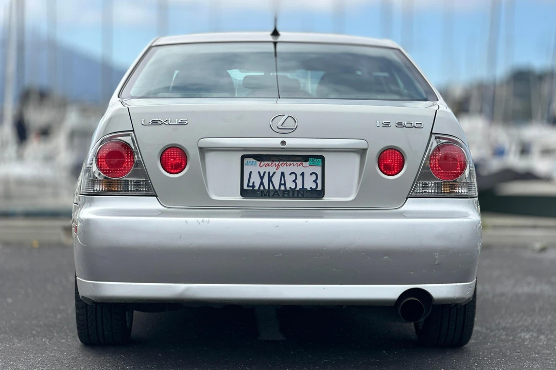 2003 Lexus IS 1st Gen - Image 5 of 31
