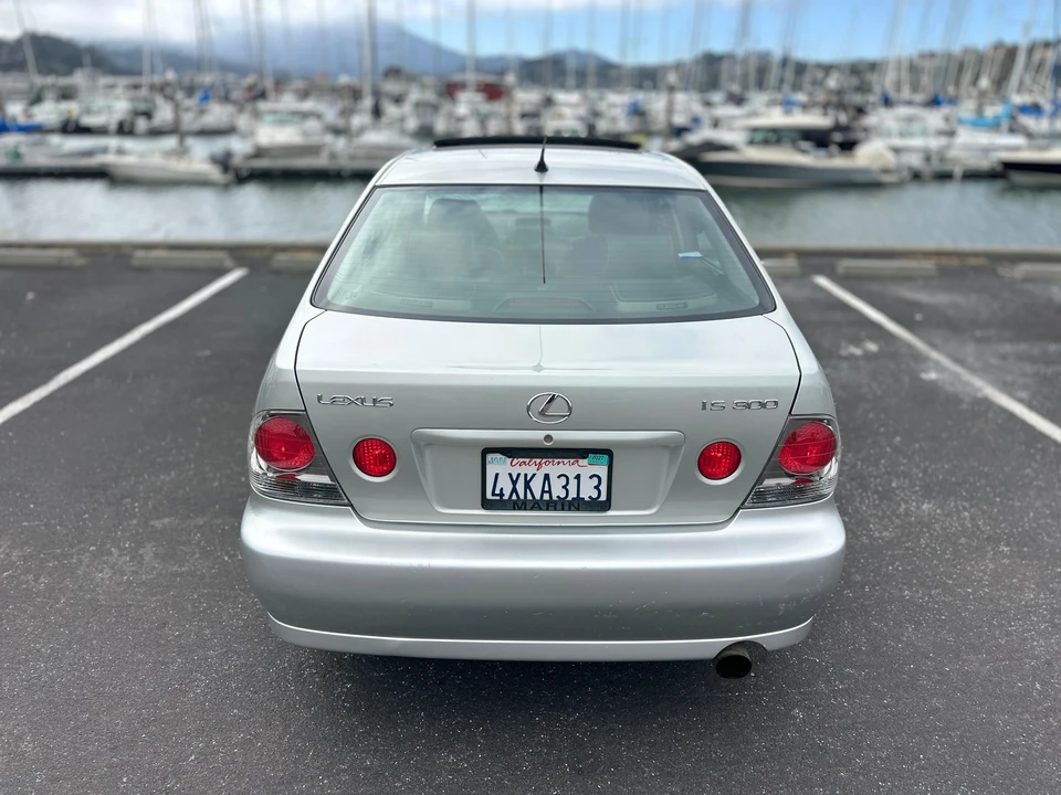 2003 Lexus IS 1st Gen - Image 15 of 31