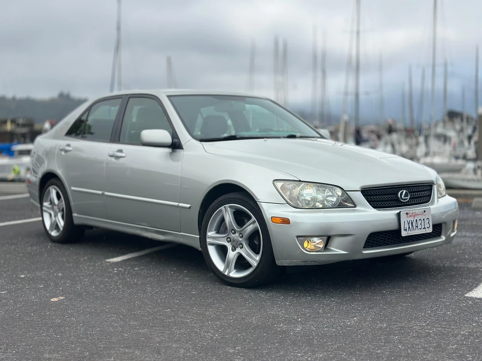 2003 Lexus IS 1st Gen - Image 19 of 31